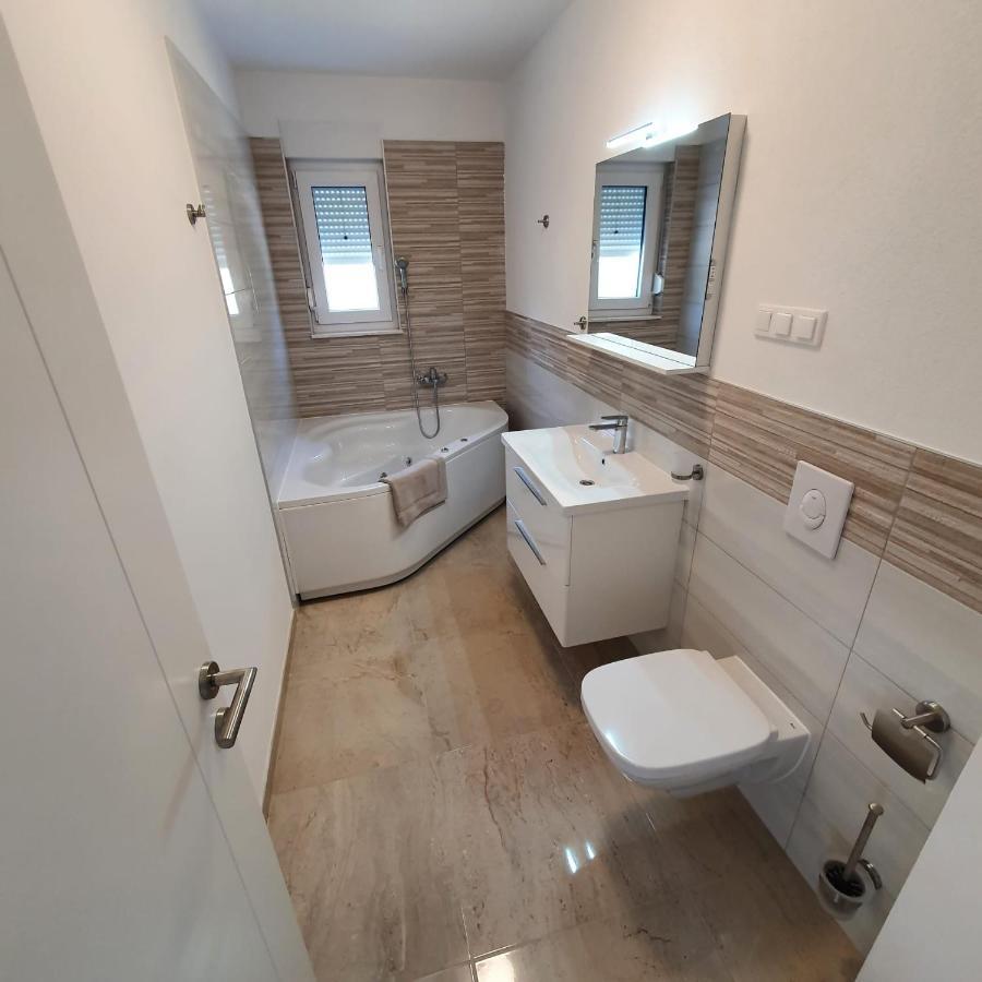 Villa Adria Trogir Exterior photo
